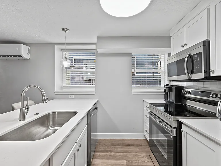 21 W 16th Street21 B01 Indianapolis #STREET21-B01 — Photo 11