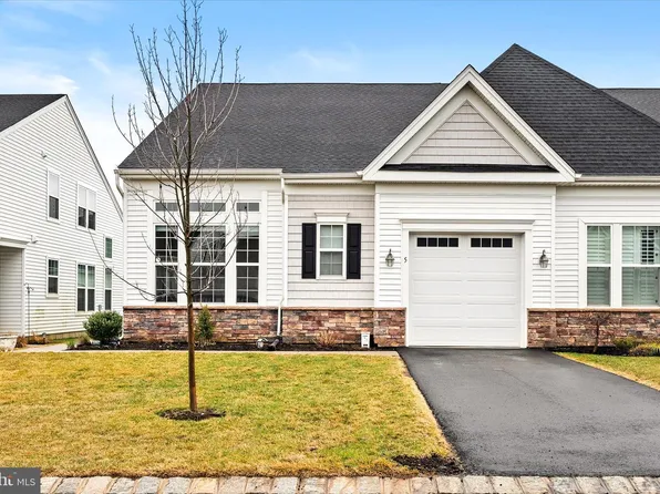 5 Aqueduct Blvd, New Egypt, NJ 08533