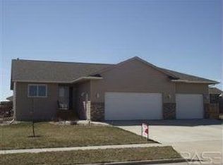 907 Tiger St, Harrisburg, SD 57032