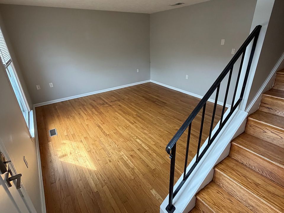 1st image of 6 Raleigh Ct