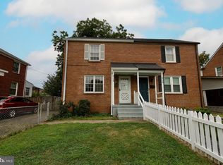 2728 S Uhle St, Arlington, VA 22206