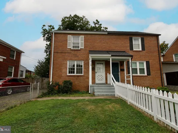 2728 S Uhle St, Arlington, VA 22206