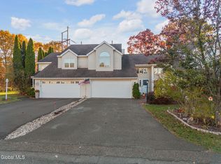 988 Sterling Ridge Dr, Rensselaer, NY 12144