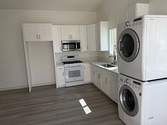 5th image of 8642 Baring Cross St