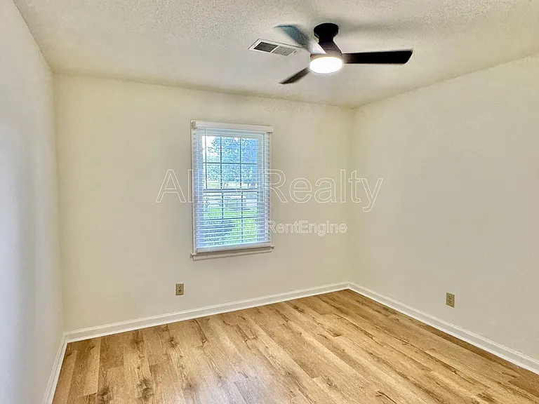 713 Dubuque Dr — Photo 22