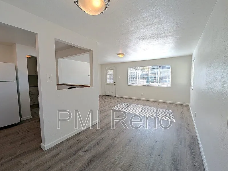2 bed, 1.0 bath, 864 sqft, $1,795 — Photo 4