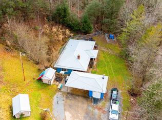 32 Coon Fork Rd, Pineville, WV 24874