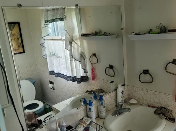 22 Mcnamara Street, Lewiston, ME 04240