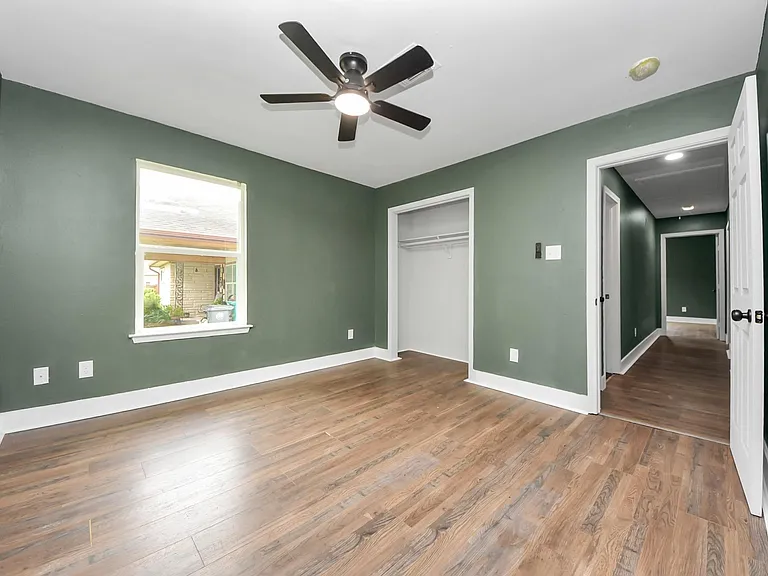 608 Trinity Ln — Photo 23