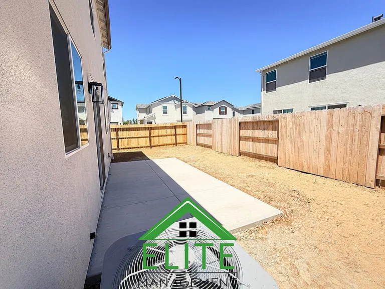 856 Pecan Tree Ln — Photo 21