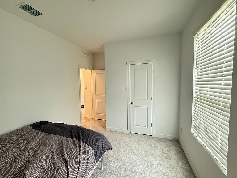 524 Hackney Dr — Photo 6