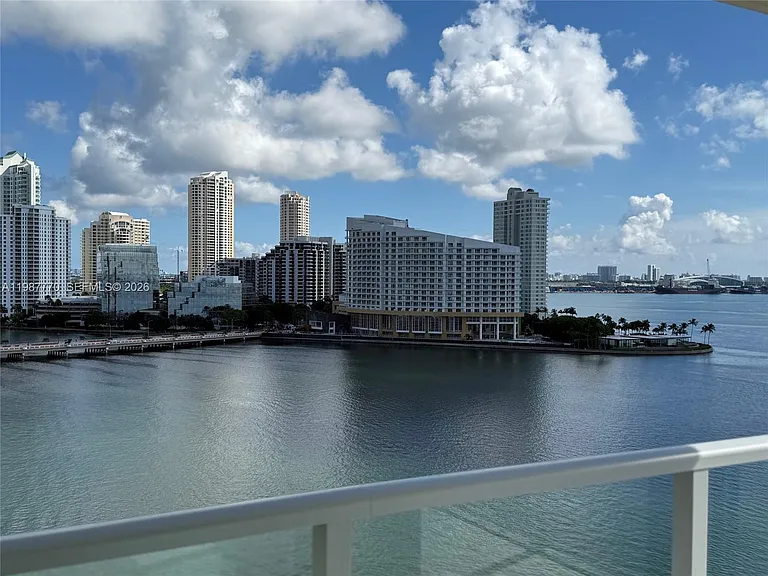 1155 Brickell Bay Dr #1008 — Photo 2