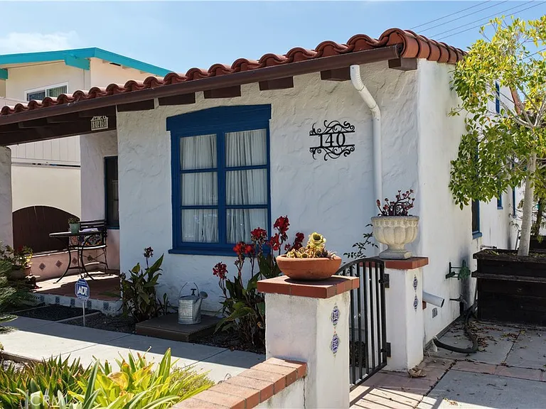 140 Avenida Miramar — Photo 2