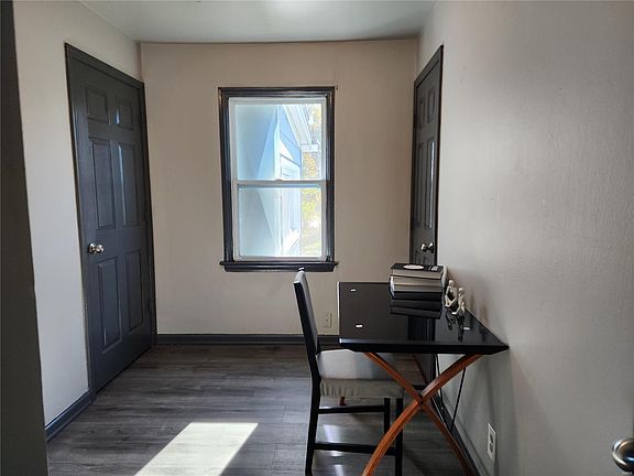 5th image of 11240 Saint Clement Ln