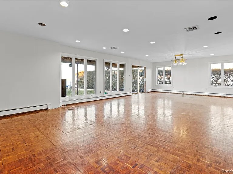 115 Maryland Ave — Photo 5