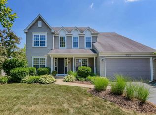 39W057 Revere House Ln, Geneva, IL 60134