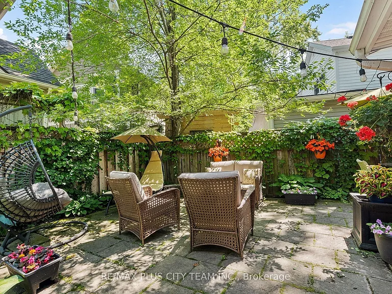 4 Wyckliffe Ave — Photo 32