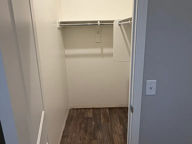 20001 W Woodlands Ave — Photo 18