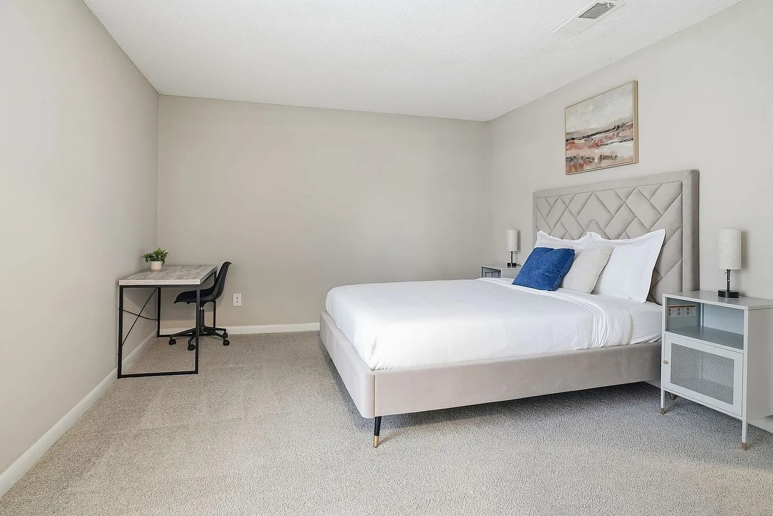 2 bed, 1.5 bath, 11194 sqft, $2,459 — Photo 3