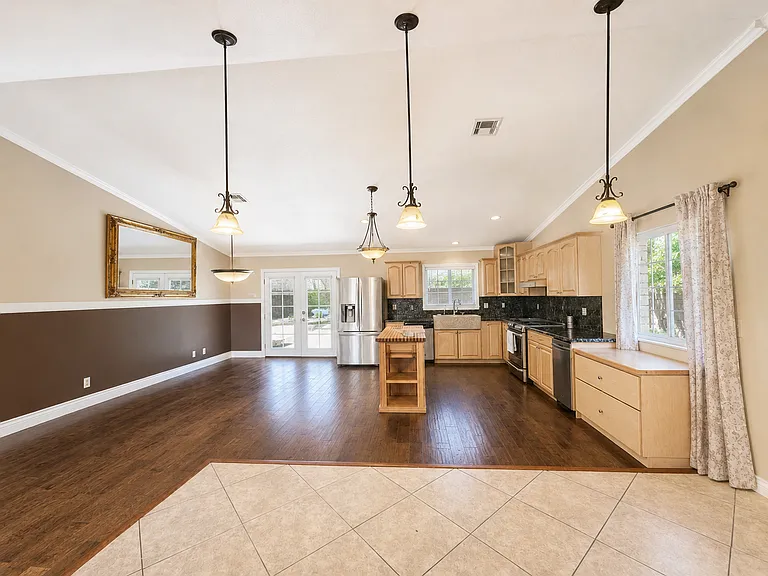 735 Spyglass Ln — Photo 4