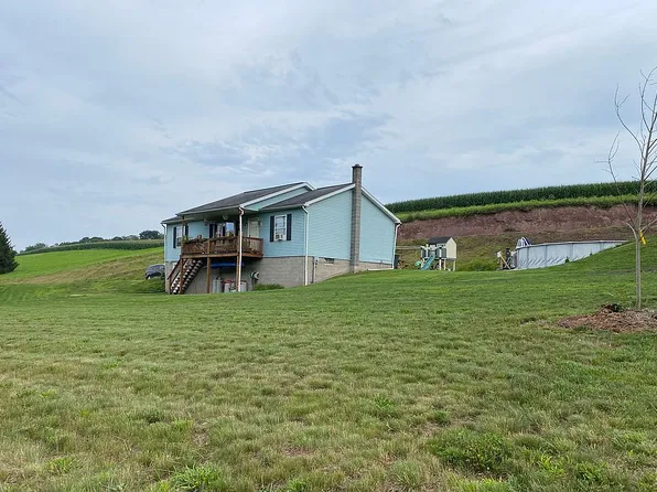 626 Garden Spot Rd, Lykens, PA 17048