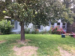 1207 Oak St, Amity, OR 97101