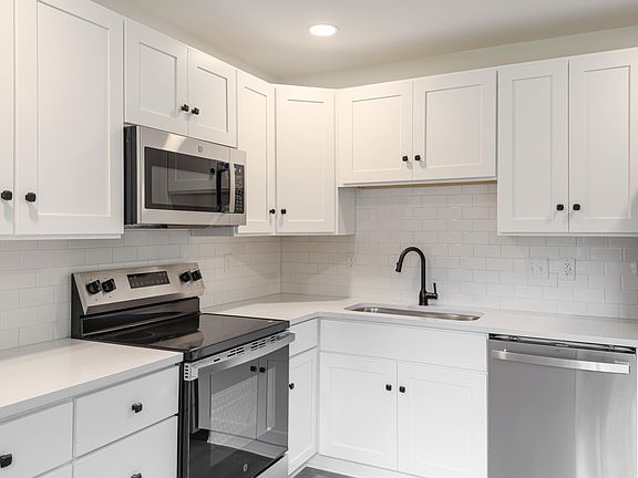 5th image of 5807 Robinhood Dr