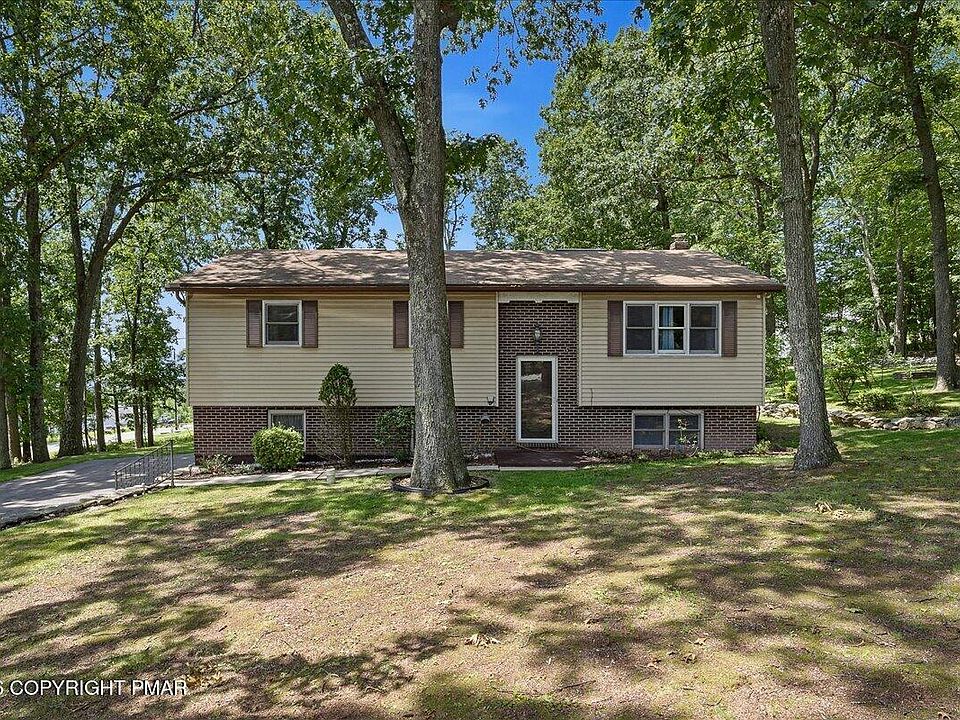 1st image of 14 Twin Oaks Rd