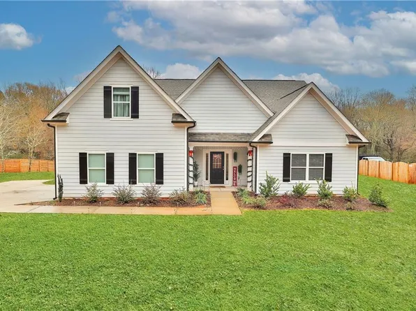 528 Elder Rd, Winder, GA 30680