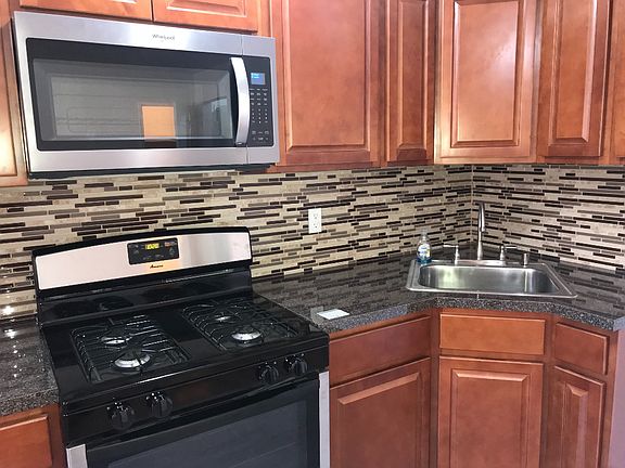5th image of 606 56th St APT 9