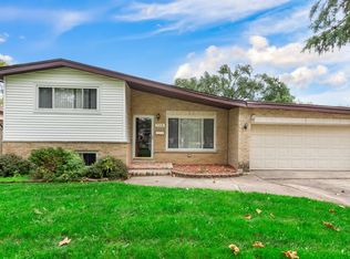 739 N Lenore St, Addison, IL 60101