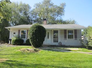 124 S Maxon Ln, Streamwood, IL 60107