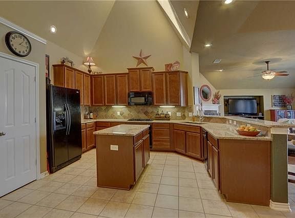 5th image of 3537 Beekman Dr