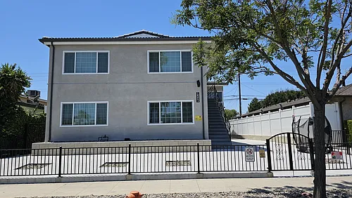 1501 N Hollywood Way #B Photo 1