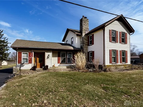 1465 E Social Row Rd, Dayton, OH 45458