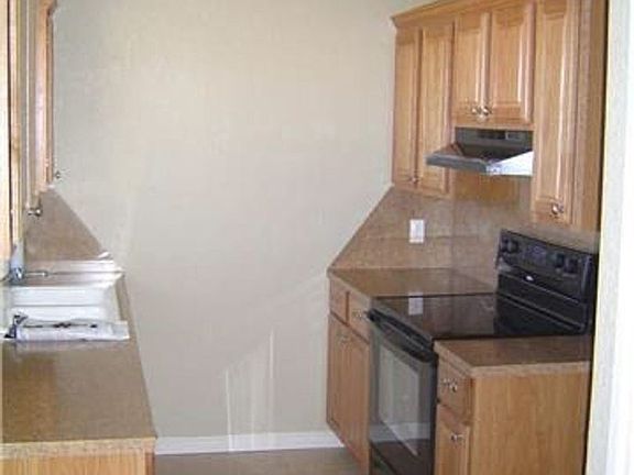 5th image of 3621 Firethorn Dr
