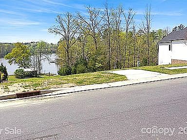 3rd image of 17339 Saranita Ln