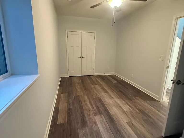 1523 E 122nd St — Photo 14