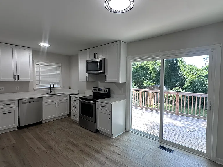 2909 Woodhill Ln — Photo 14