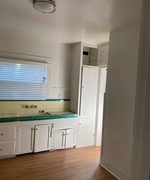 924 Long Beach Blvd — Photo 6