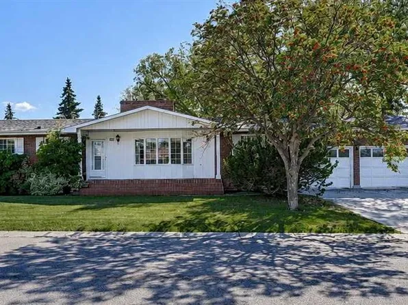 10023 N 86th Ave, Grande Prairie, AB T8V 3K2