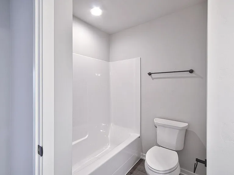5443 SE Logan Ln — Photo 25