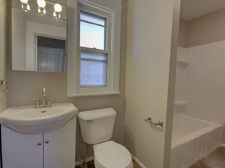 514 S Clark St — Photo 29