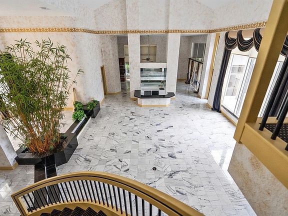 5th image of 17079 Darlington Court