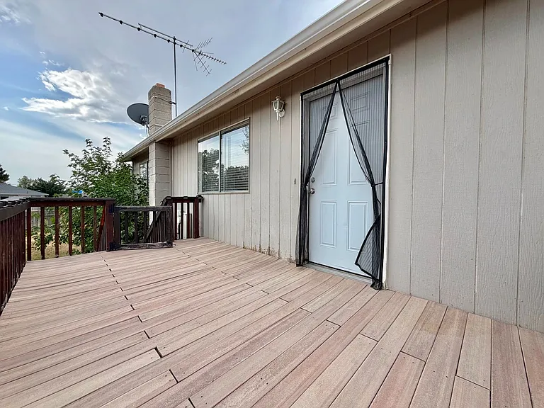 7685 S 2550 W — Photo 15