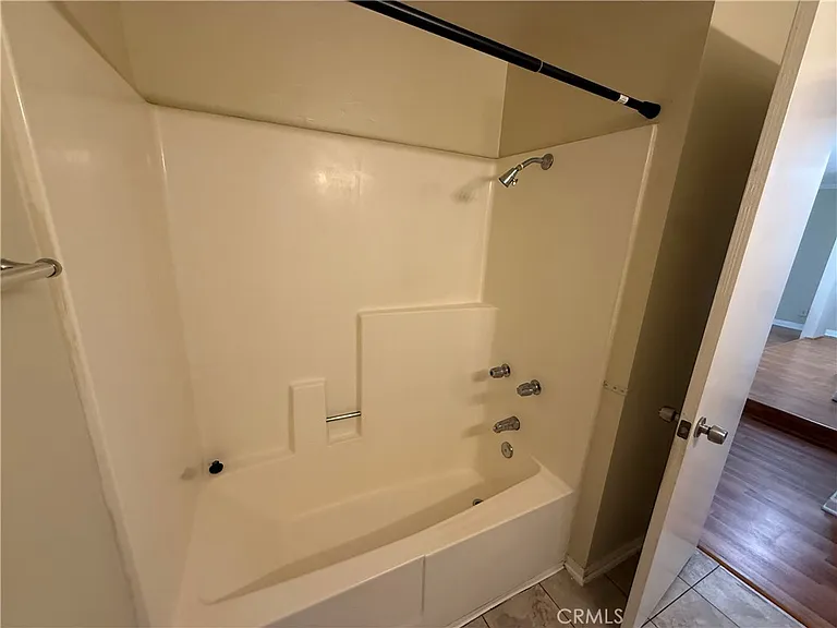 14 Woodleaf — Photo 15