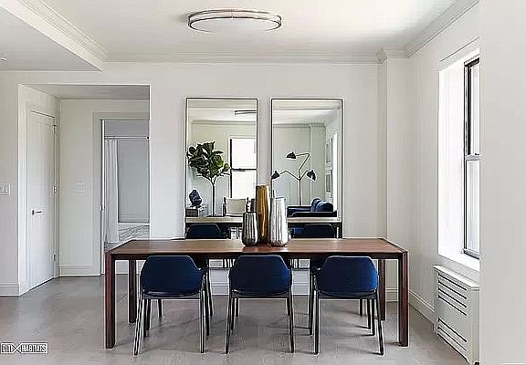 4th image of 915 W End Ave #901