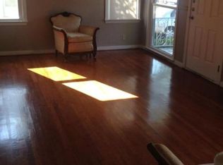 1922 Mountain Lake Rd, Dallas, TX 75224