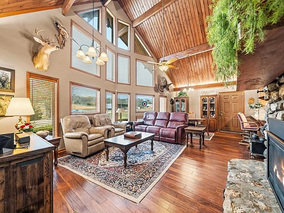 3rd image of 114 Bellringer Cir