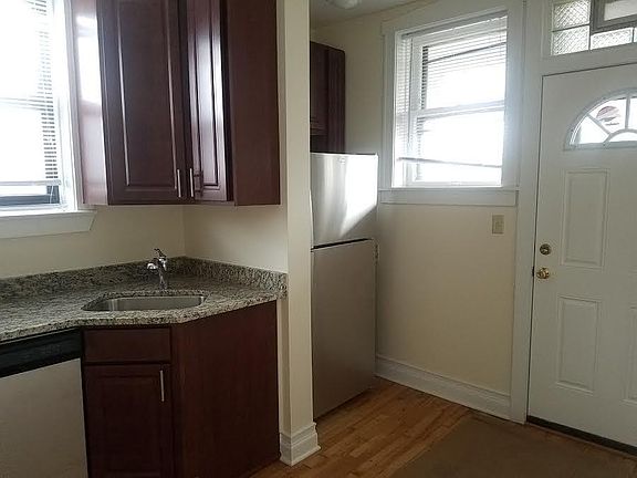 2nd image of 3548 N Oakley Ave #1